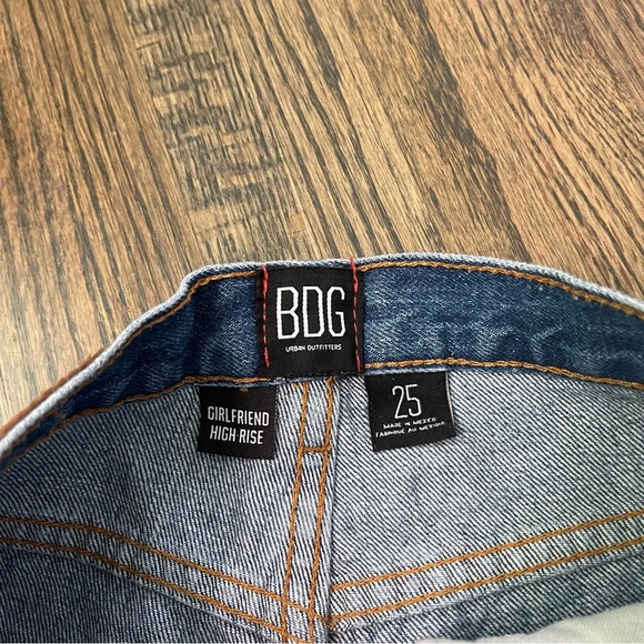 Urban Outfitters BDG blue girlfriend high rise denim shorts size 25 - Picture 2 of 3